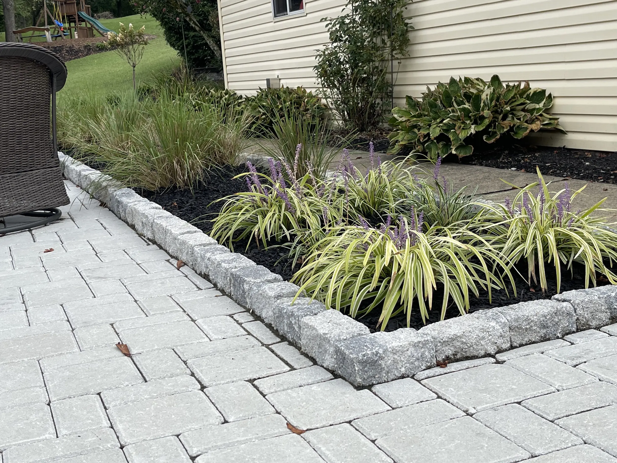 Landscape design benefits of stone edging