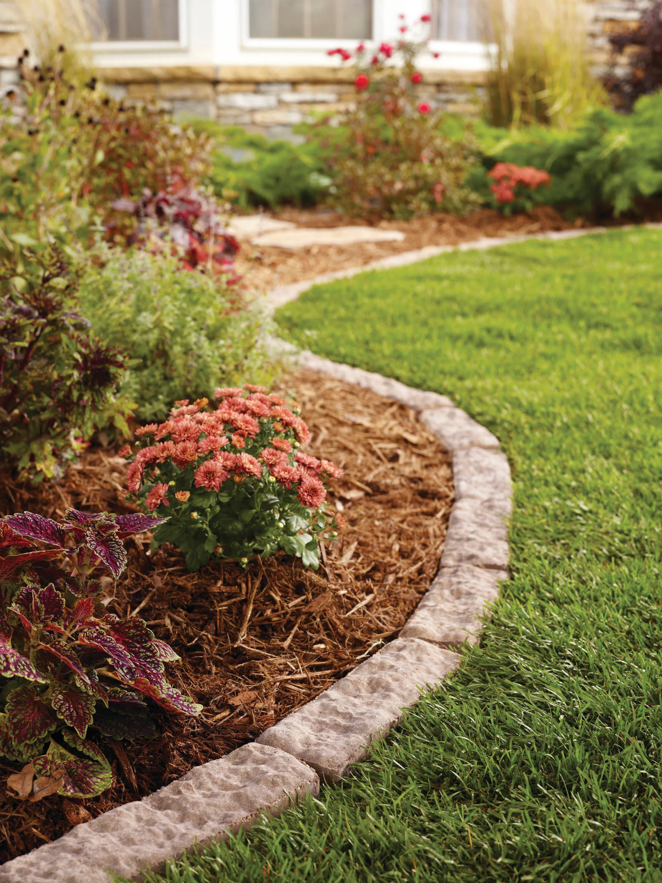 Curved garden border edging