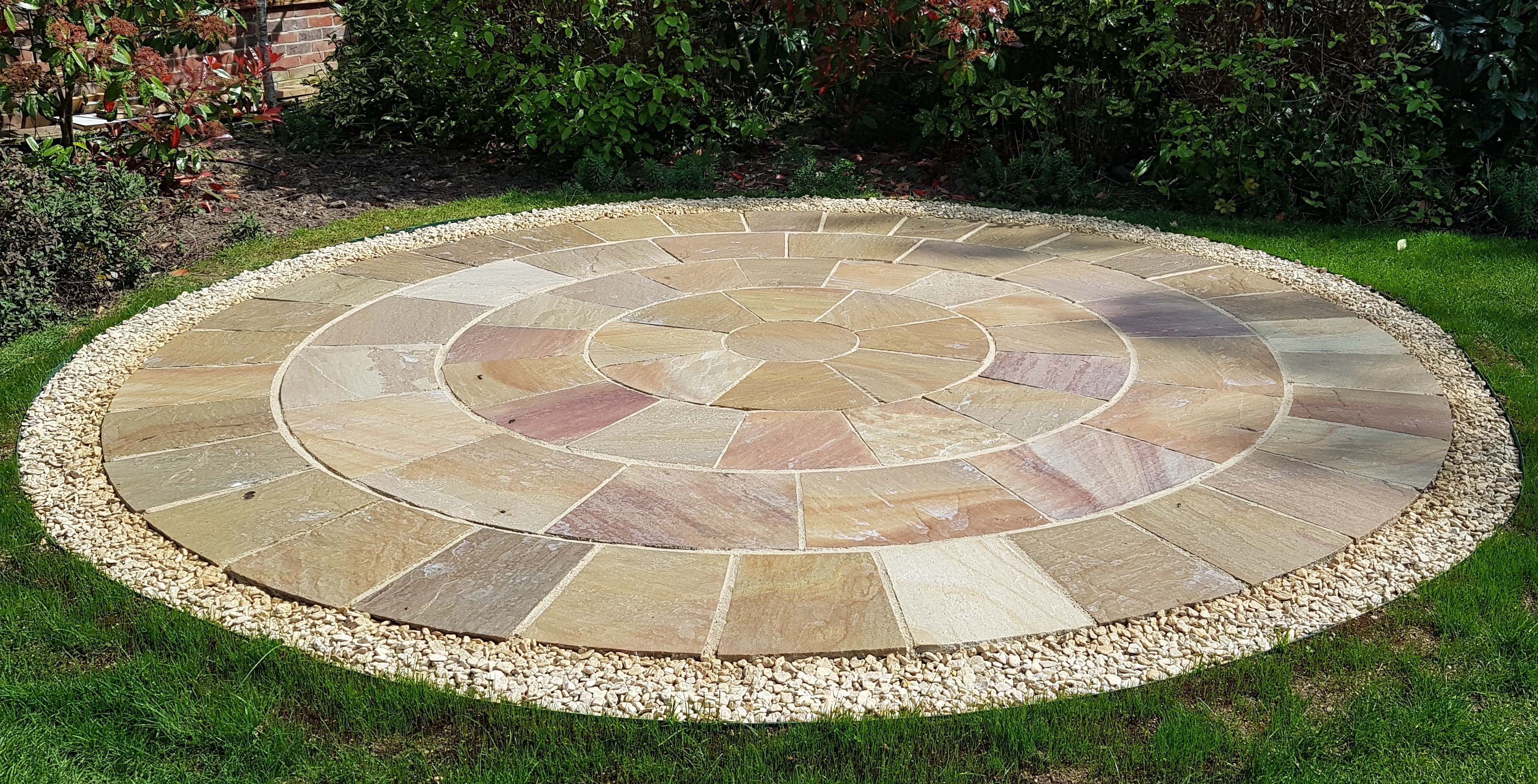Large landscape feature installation