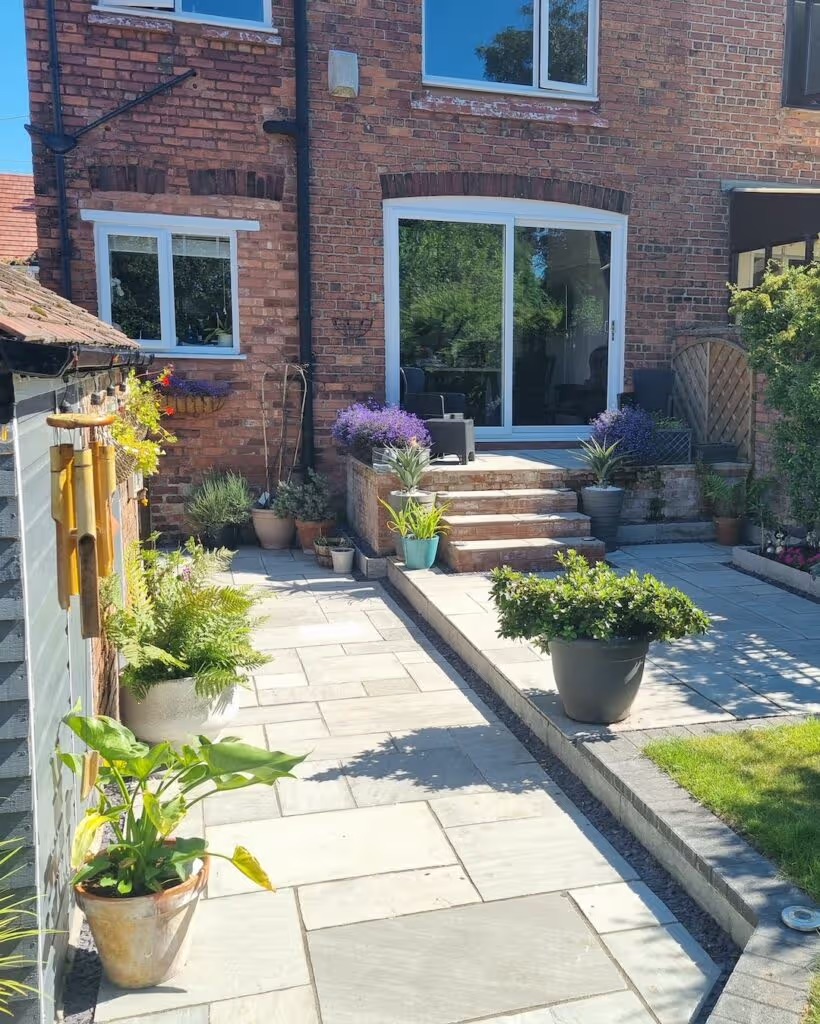 Kandla Grey outdoor floor and hardscape integration